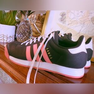 Adidas Samoa Sneakers Pink & Black (Retail $80)